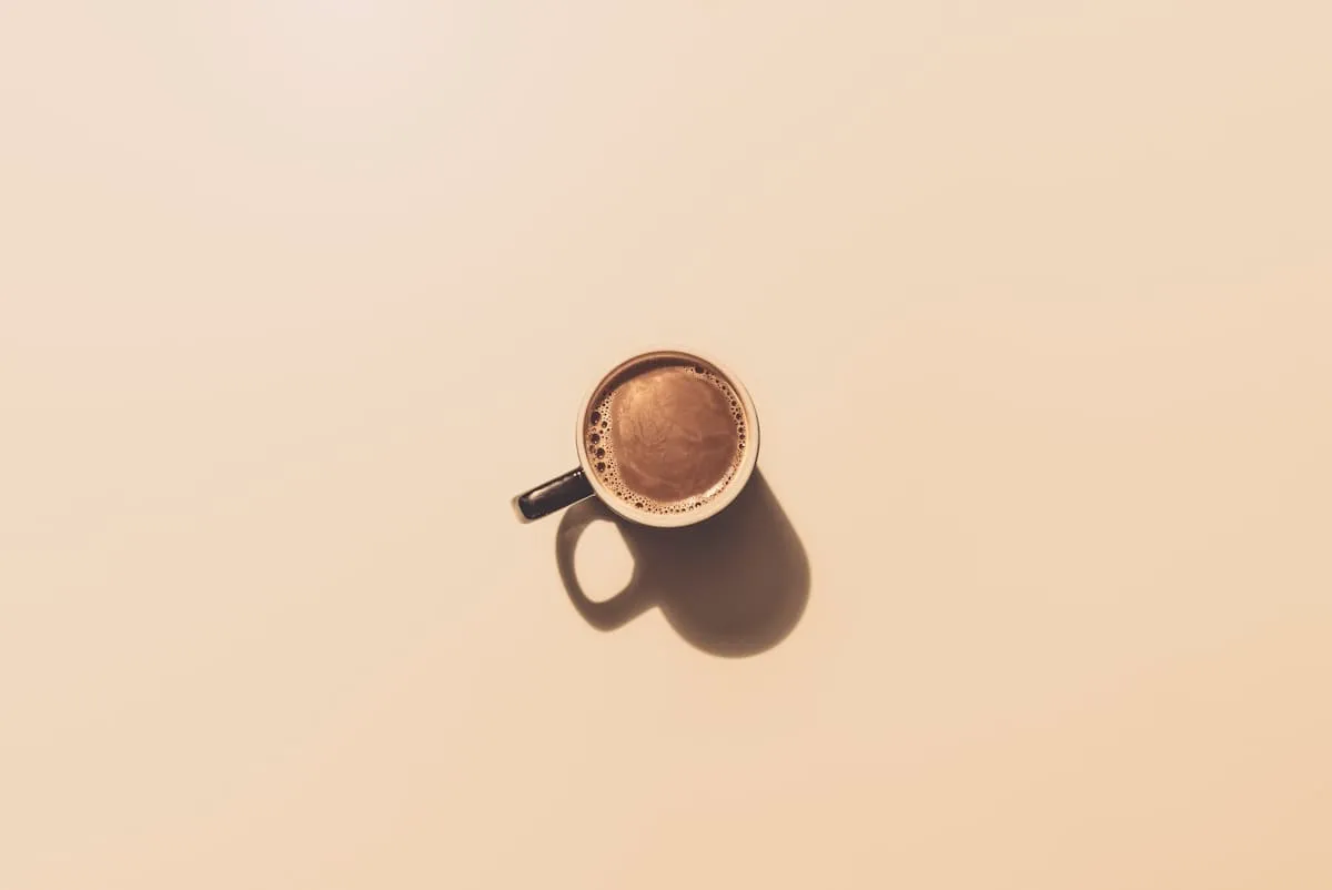 Latte ja aamun leivonnainen